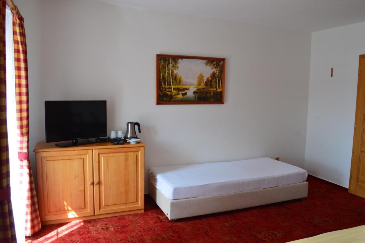 Pension U Kostela Frymburk nad Vltavou Exterior foto