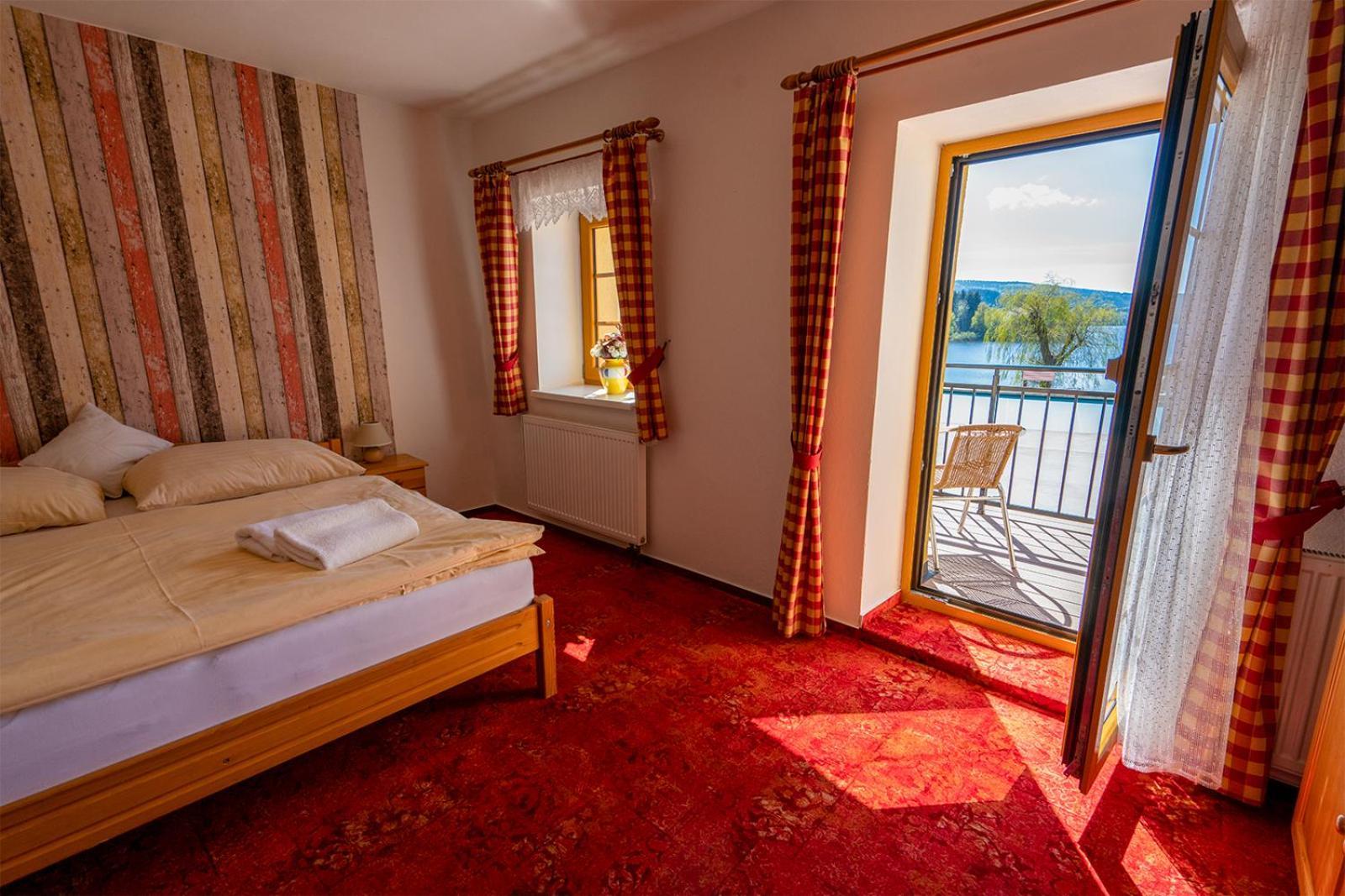 Pension U Kostela Frymburk nad Vltavou Exterior foto