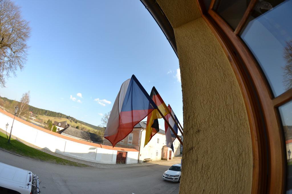 Pension U Kostela Frymburk nad Vltavou Exterior foto